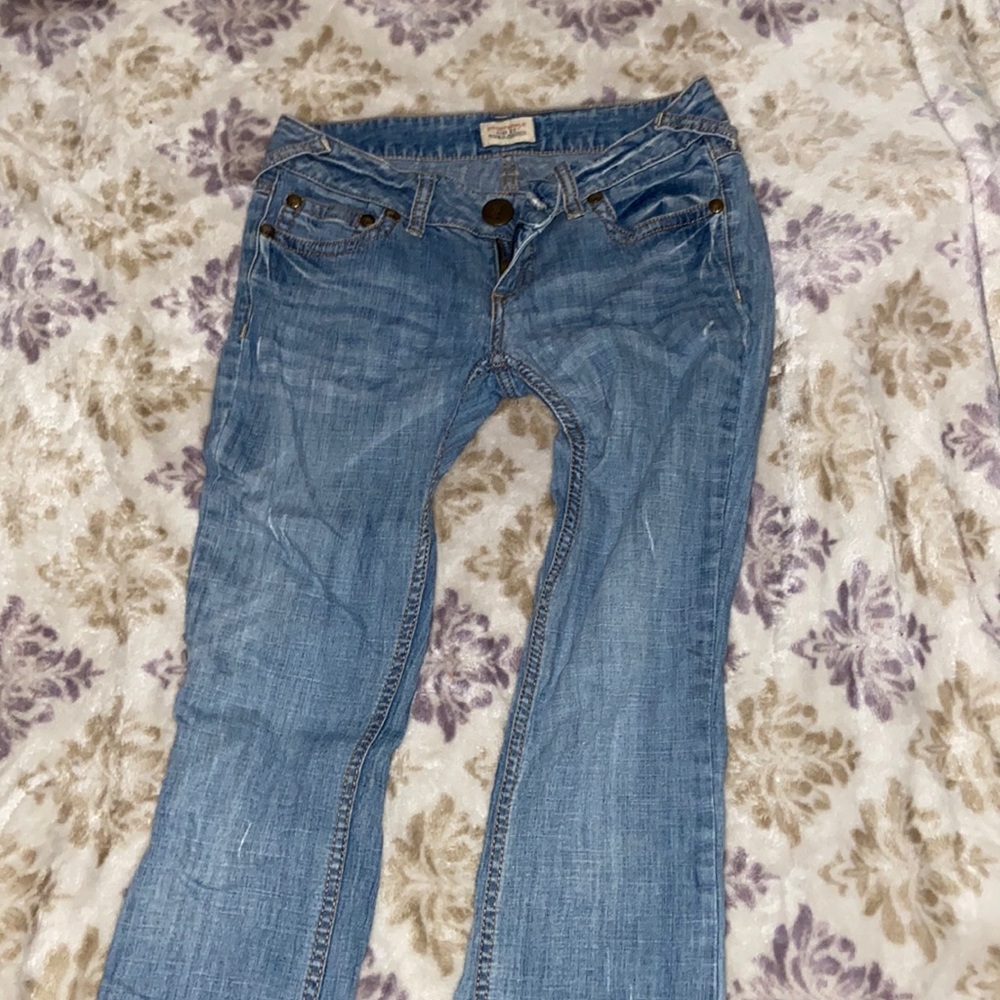 Low wise bootcut blue jeans